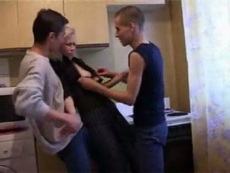 На кухне в комуналке произошло изнасилование
